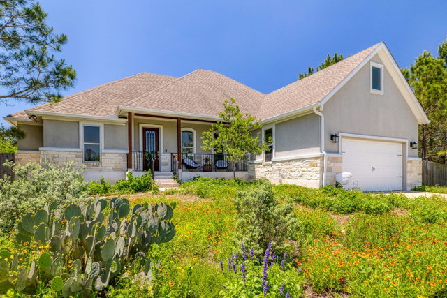 Custom 2018 home on 1.12 acres in Circle D
