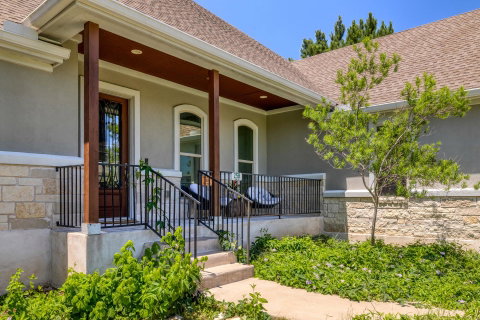 Custom 2018 home on 1.12 acres in Circle D